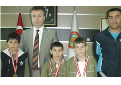 19 Mayıs' lı Güreşçiler Başarıya Koşuyor