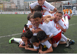 Miniminikler maçları devam ediyor