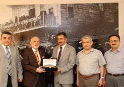 Giderayak övgüler yağdırdı
