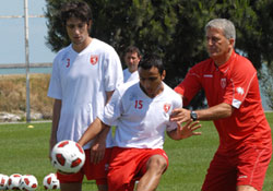 Önce izledi sonra gösterdi