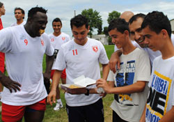 Miniklerden baklava jesti