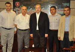 Başkan'a OMÜ Başhekimi'nden plaket