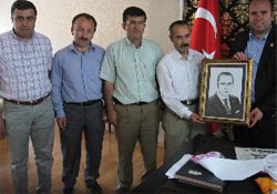 Ressam öğretmenden jest