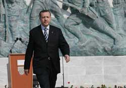 Erdoğan'ın masasındaki kırmızı dosya