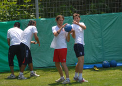 Hakan çok çalışıyor