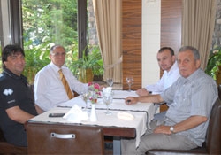 Bolu Valisi Özçimen kampı ziyaret etti