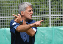 FUTBOL DURARAK OYNANMAZ