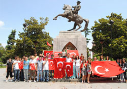 Liselilerden teröre lanet yürüyüşü