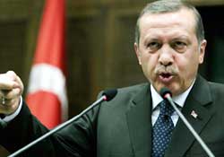 Başbakan Erdoğan'dan sert mesajlar