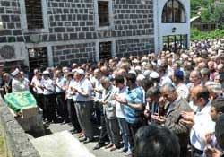 Cenazeler toprağa verildi