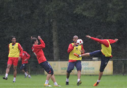 ONLARI YAĞMURDA DURDURAMADI