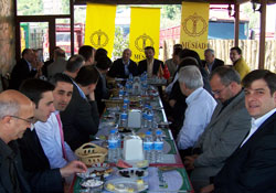 'Kapatma davası ekonomide engel'