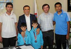 Başkan Genç'ten başarıya ödül