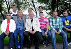 Yine yalnız bırakmadılar