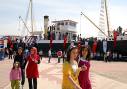 Bandırma Vapuru'na yoğun ilgi