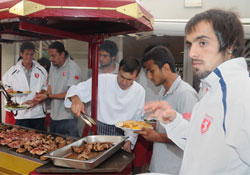 Barbekü ile stres attılar