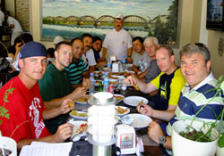 12 Dev adam kampı öncesi pide ziyafeti