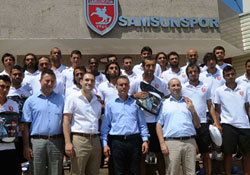 Seyahat yastığı hediye ettiler