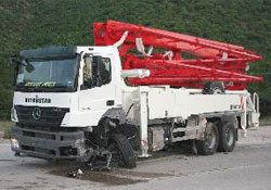 Kamyon otomobille çarpıştı: 1 ölü