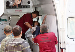 Tünel çıkışı bariyerlere çarptı