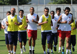 PAOLO YIKIP GEÇİYOR