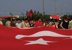 OMÜ'de 'Atatürk Gençliği Buluşması' yürüyüşü