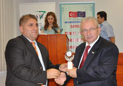 İşadamlarının plaket mesaisi