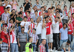 Taraftar yalnız bırakmadı