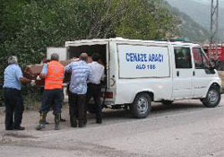 Kamyon otomobille çarpıştı: 1 ölü