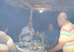 Burmadan çat kapı ziyaret