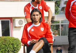 KEMAL'E KONUŞMA YASAĞI