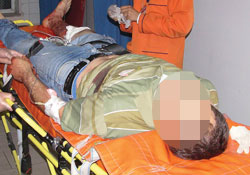 Küfür etti, uyarına da bıçaklandı