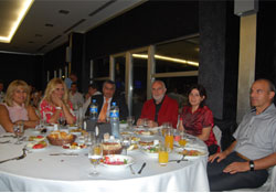 Vali Aksoy'dan gazetecilere iftar