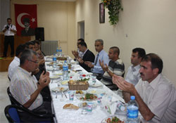 Yaşlılarla iftar