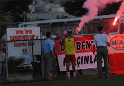 'Hırçınlar'dan meşale şov