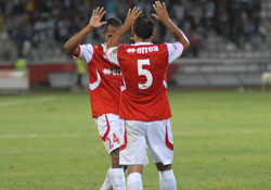 55 numara Kenan Yelek'te