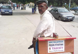 Boya sandığına reklam aldı