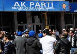 Milletvekili oğlu çapkınlık turunda