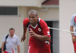 Özel olarak çalıştı