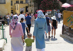 Tarihi cezaevine ziyaretçi akını