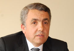 Rektör adayları görücüde