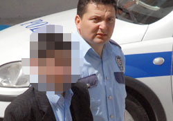 Bıçaklı küfürbaz tutuklandı