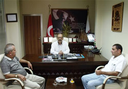 Şahin'e teşekkür plaketi