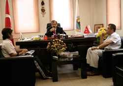 Başkan'dan şampiyona laptop