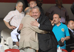 Yılmaz tebrikleri kabul etti