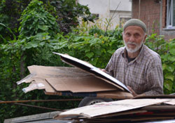 Boş oturan herkese örnek olsun