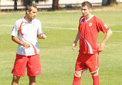 Kenan Yelek  nezaretinde çalıştı