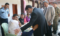 Kaymakamdan gazilere yemek