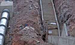 Hes inşaatında işçi uçuruma düşerek öldü