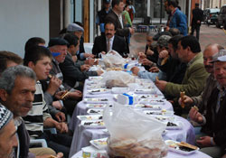 Başkan esnafla bir araya geldi